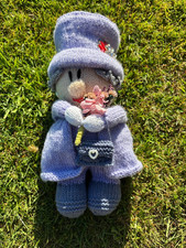 Queen Elizabeth II knitted