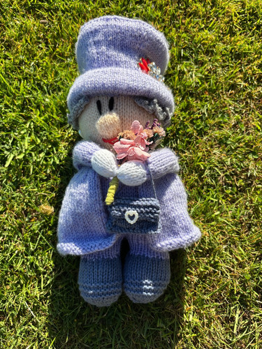 Queen elizabeth knitted - queen,