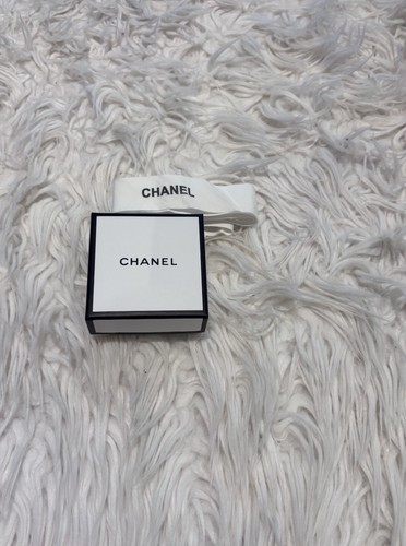 Chanel white colour - white, small