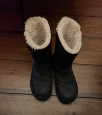 UGG® KENSINGTON 5678 BLACK