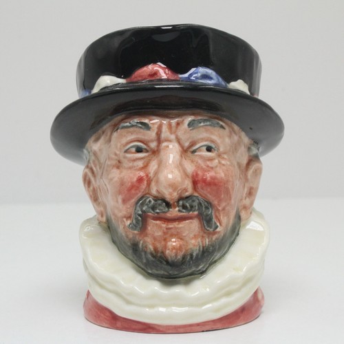 Royal doulton beefeaters rare - royal,