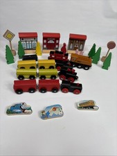 WOODEN TRAIN SET ACCESSORIES