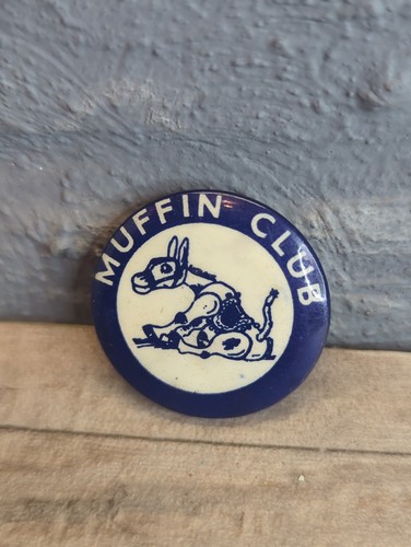 Vintage pin badge muffin - pin, club