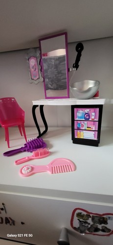 Barbie doll hairdresser - barbie,