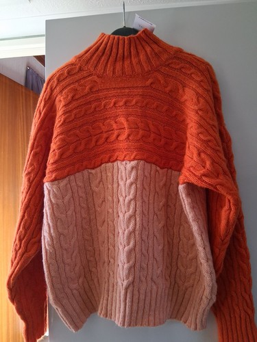 Ladies jumper next size - by,