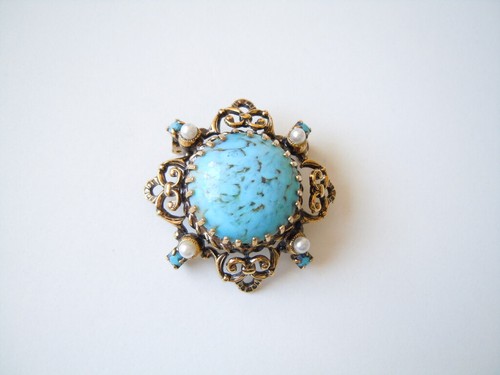 Brooch gold tone rhinestones - gold,