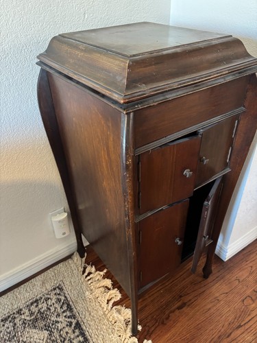Antique victor victrola - antique,
