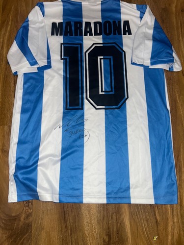 Diego maradona signed - maradona,