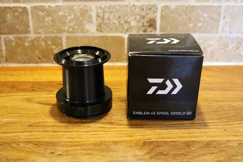 Daiwa emblem 5000 spare - emblem,