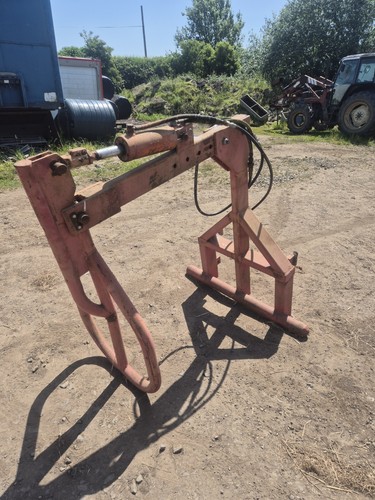 Bale squeeze - bale,