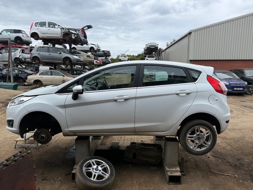 Ford fiesta zetec breaking 1l - ford,