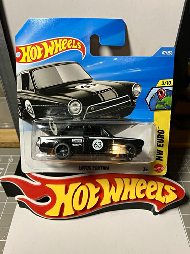 Hot wheels lotus cortina - lotus, 1:64