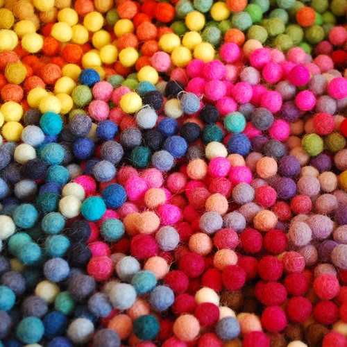 100 wool felt balls - 100%,