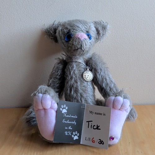 Kaycee bears tick 6 - kaycee, le