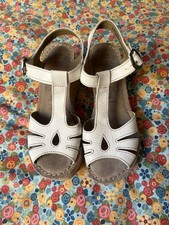 Fly White T-bar Platform