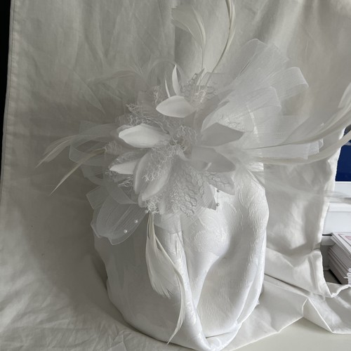 Beautiful white fascinator - beautiful,