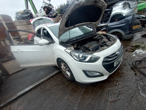 2012 hyundai i30 petrol 5 - i30,
