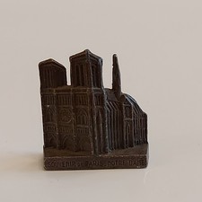 Vintage Notre Dame Cathedral Souvenir / Collectible / Religous (1364)