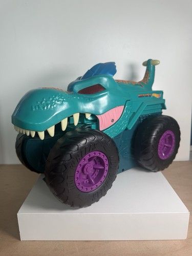 Hot wheels car - hot,