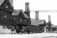 Dxx-49 The Langston Arms Hotel, Kingham, Oxfordshire. Photo