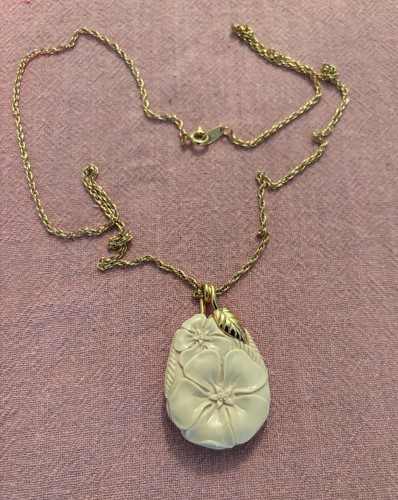 Vtg crown trifari - trifari, beautiful