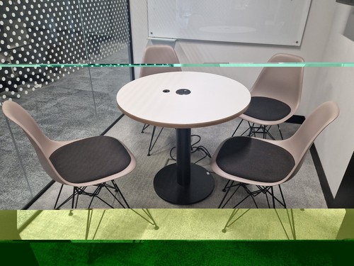 Used round meeting table 4 - used,