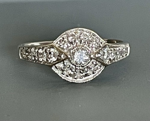18ct 750 white gold art - 18ct,