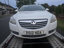 Breaking Vauxhall INSIGNIA SRI Auto White 2.0CDTi.158 bhp , WHEEL NUTS FOR SALE