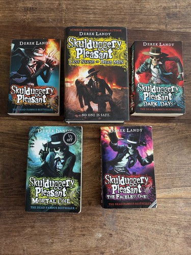 Derek landy skulduggery book - skulduggery,