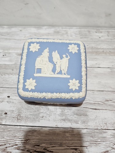 Wedgwood blue jasperware - blue,