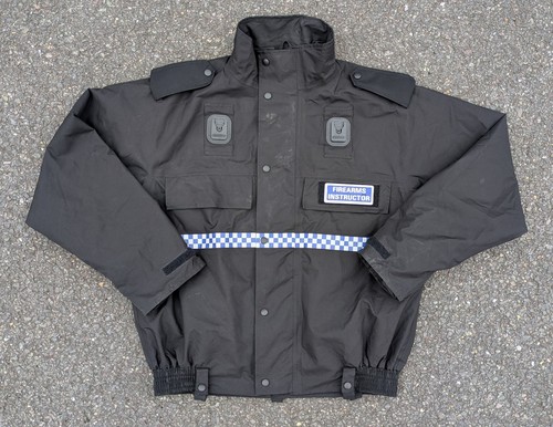 Firearms instructor vis - hi,