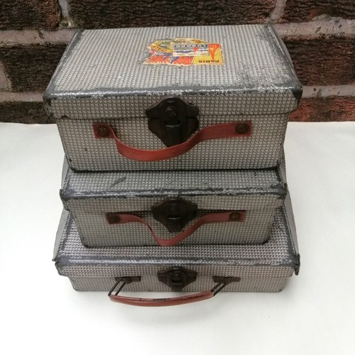 Three vintage 1950 pedigree - three,