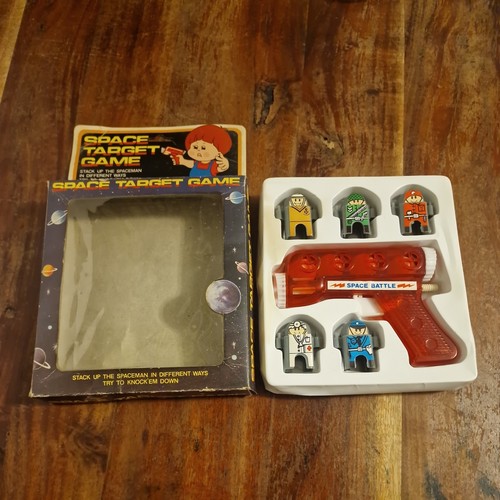Vintage ping pong - pong, space