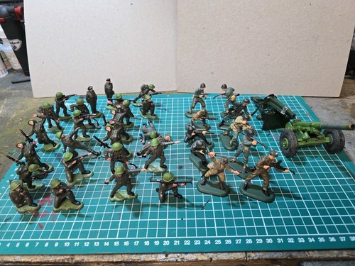 Britains toys soldiers army - soldiers,