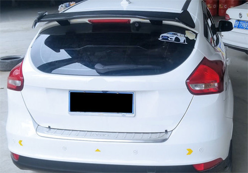 Glossy black rear trunk - glossy,