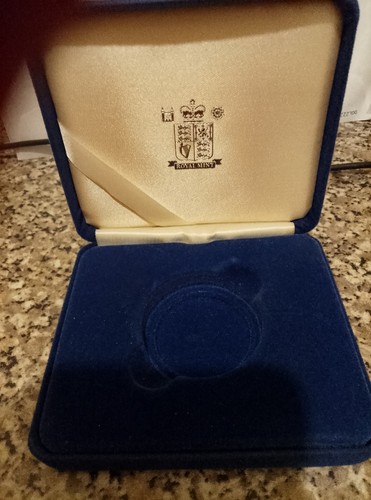 Royal mint blue plastic - mint, coin