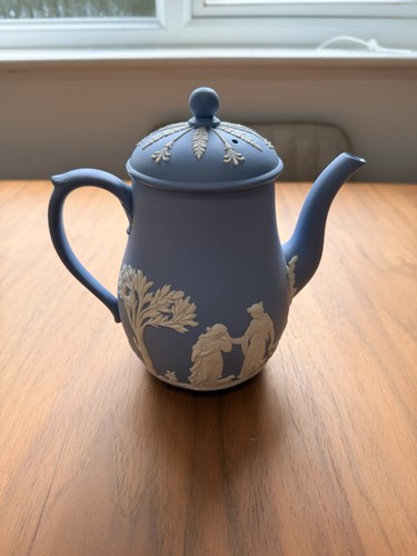 Wedgwood light blue jasperware - blue,
