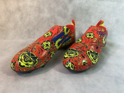 Adidas glitch world outside - glitch,