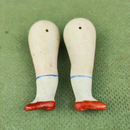 Antique dollhouse doll - , legs
