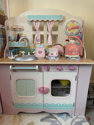 Elc wooden kitchen - wooden,