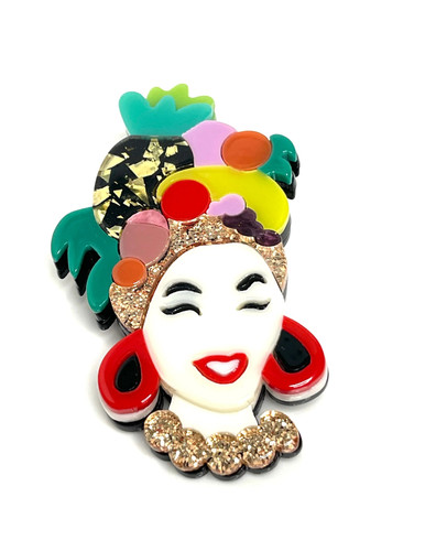 Lady with tutti fruiti - with,