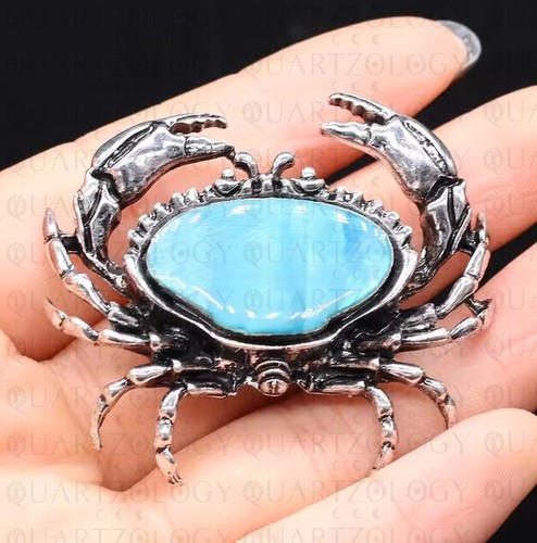 Crab pin badge abalone - crab,