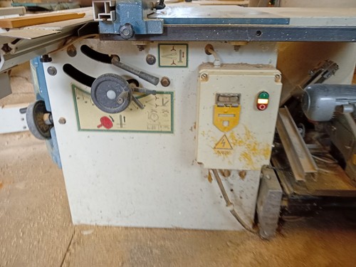 Panel saw with scriber and - panel,