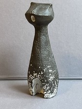 Modernist sculpture of a Cat - A very unusual midcentury modern work Coper style