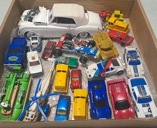 Job lot diecast vehicles inc - lot,