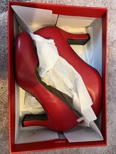 Virgin Atlantic Uniform Cabin