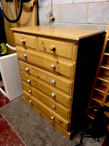 Solid pine chest drawers - of, 7
