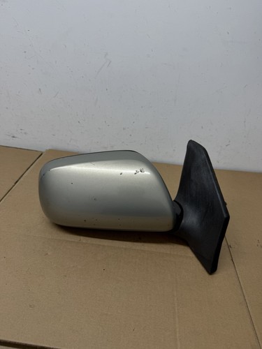 Toyota avensis wing - avensis,