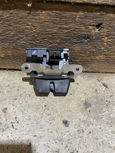 Ford fiesta mk7 boot lock - fiesta,