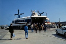 PHOTO  KENT HOVERCRAFT BOARDING AT DOVER HOVERPORT 1980